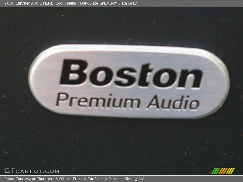Cool Vanilla / Dark Slate Gray/Light Slate Gray 2006 Chrysler 300 C HEMI