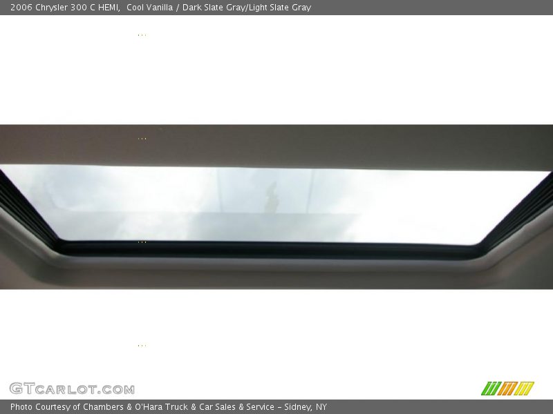 Cool Vanilla / Dark Slate Gray/Light Slate Gray 2006 Chrysler 300 C HEMI