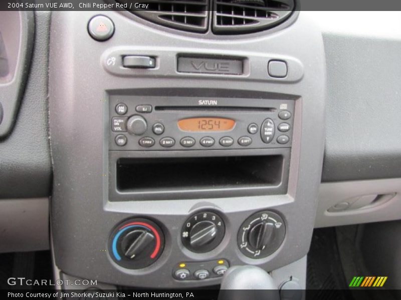 Chili Pepper Red / Gray 2004 Saturn VUE AWD