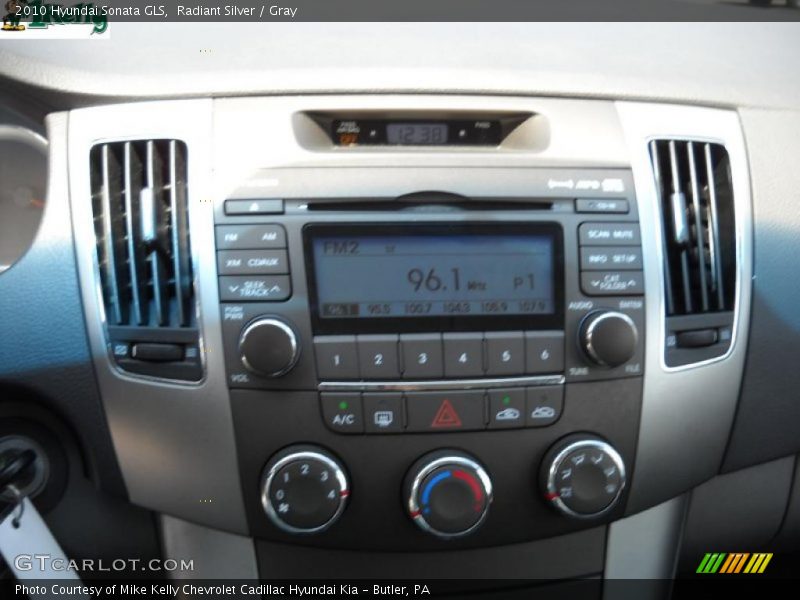 Radiant Silver / Gray 2010 Hyundai Sonata GLS