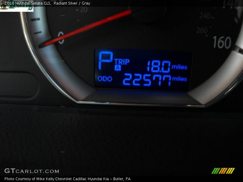 Radiant Silver / Gray 2010 Hyundai Sonata GLS