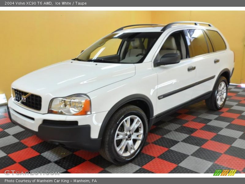 Ice White / Taupe 2004 Volvo XC90 T6 AWD