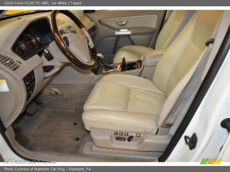 Ice White / Taupe 2004 Volvo XC90 T6 AWD