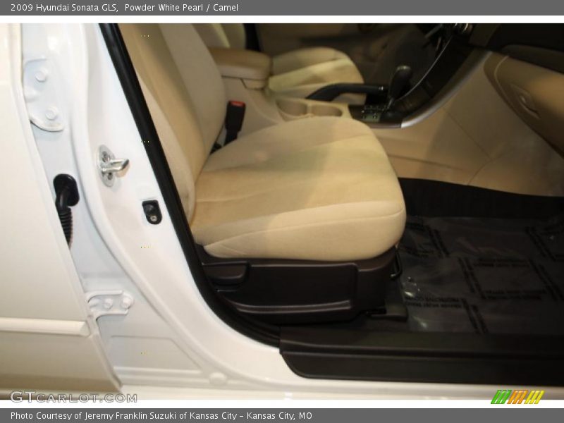 Powder White Pearl / Camel 2009 Hyundai Sonata GLS