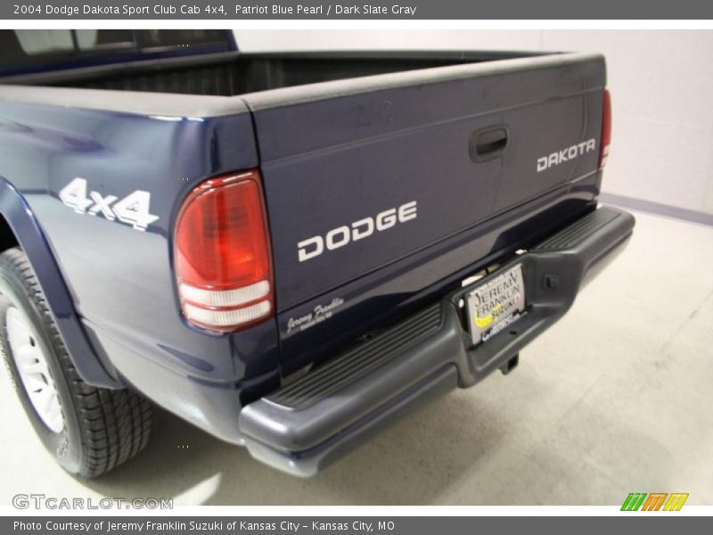 Patriot Blue Pearl / Dark Slate Gray 2004 Dodge Dakota Sport Club Cab 4x4