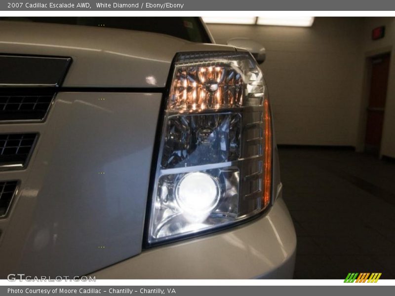 White Diamond / Ebony/Ebony 2007 Cadillac Escalade AWD