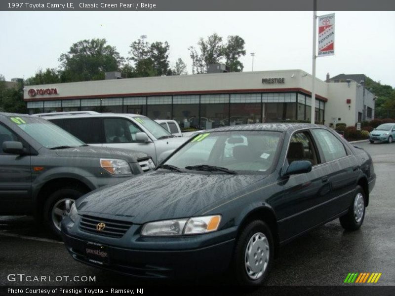 Classic Green Pearl / Beige 1997 Toyota Camry LE