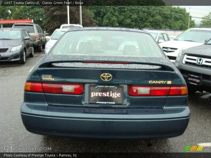 Classic Green Pearl / Beige 1997 Toyota Camry LE