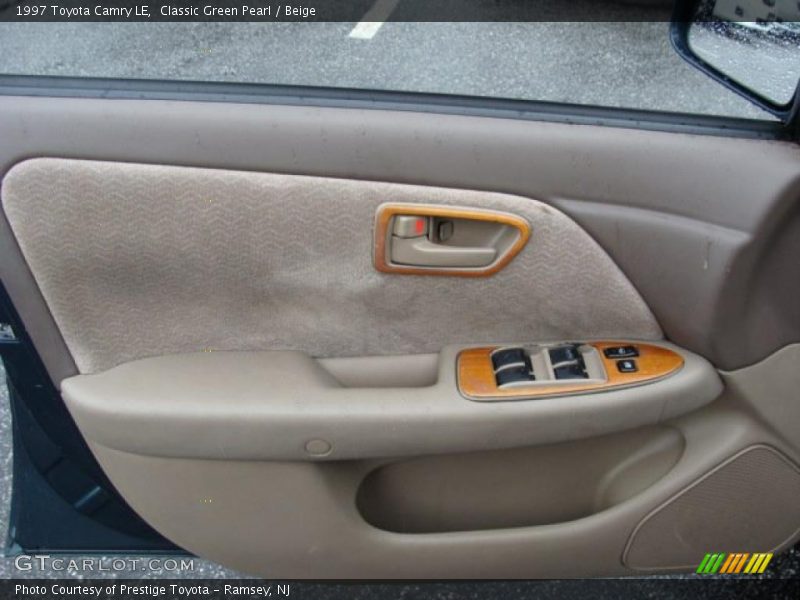 Classic Green Pearl / Beige 1997 Toyota Camry LE