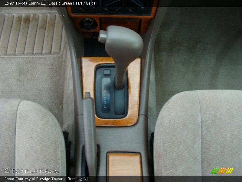 Classic Green Pearl / Beige 1997 Toyota Camry LE