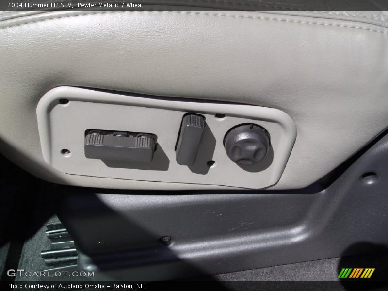 Pewter Metallic / Wheat 2004 Hummer H2 SUV
