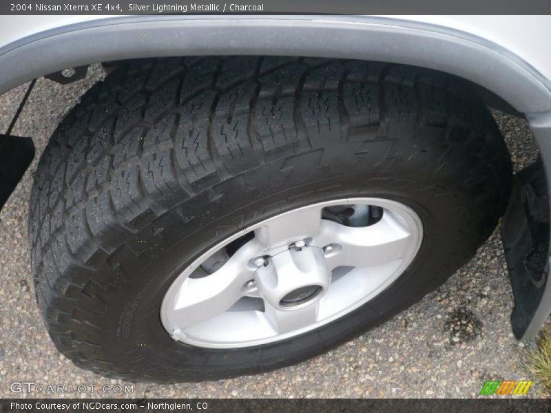 Silver Lightning Metallic / Charcoal 2004 Nissan Xterra XE 4x4