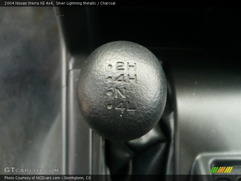 Silver Lightning Metallic / Charcoal 2004 Nissan Xterra XE 4x4