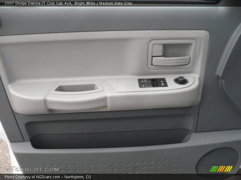 Bright White / Medium Slate Gray 2007 Dodge Dakota ST Club Cab 4x4
