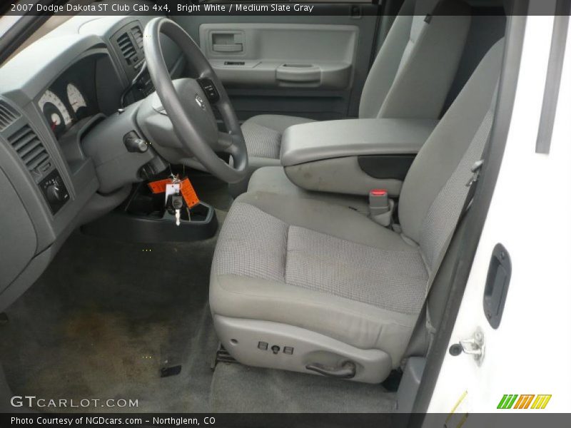 Bright White / Medium Slate Gray 2007 Dodge Dakota ST Club Cab 4x4