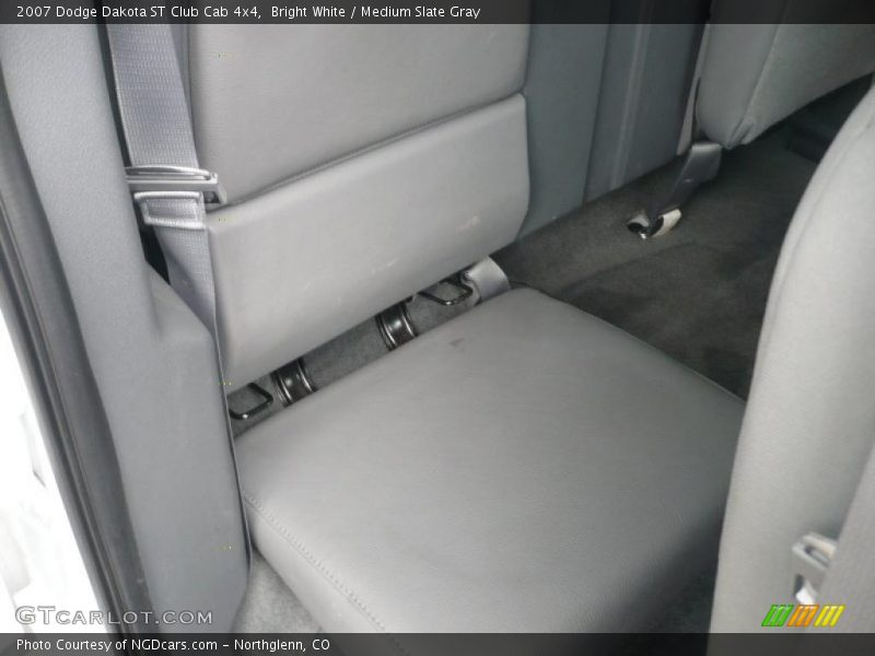 Bright White / Medium Slate Gray 2007 Dodge Dakota ST Club Cab 4x4