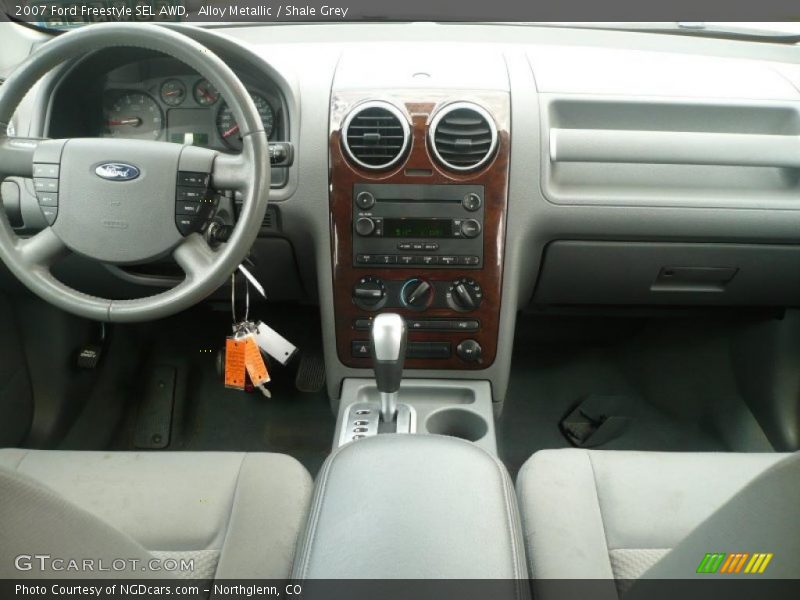 Alloy Metallic / Shale Grey 2007 Ford Freestyle SEL AWD
