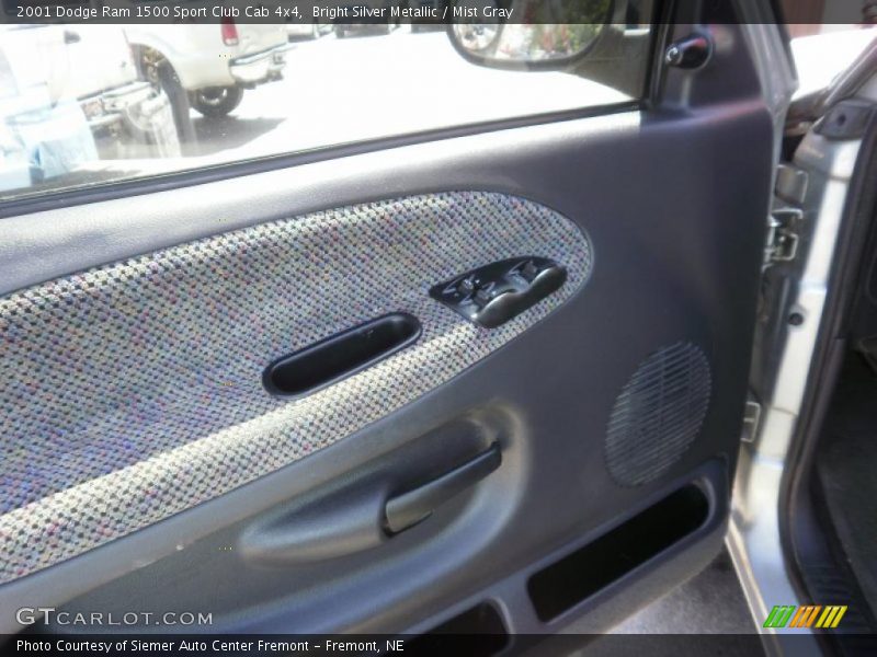 Bright Silver Metallic / Mist Gray 2001 Dodge Ram 1500 Sport Club Cab 4x4