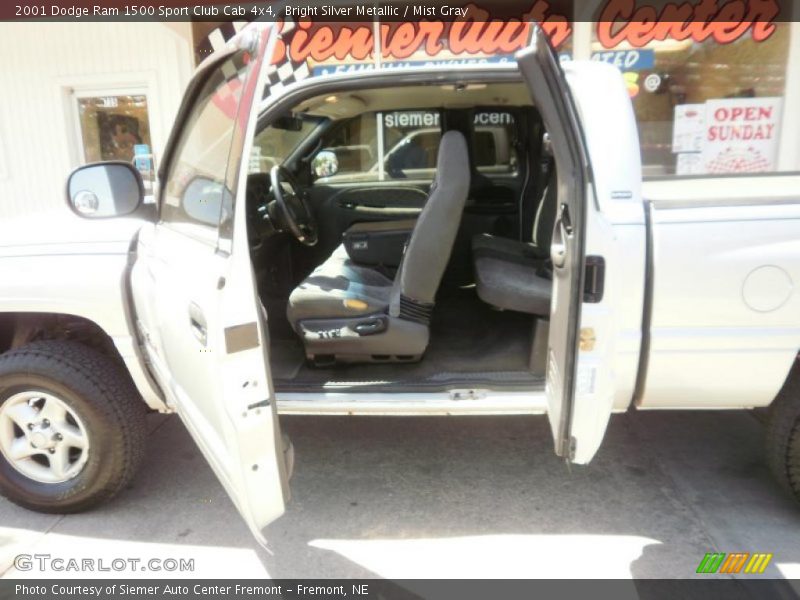 Bright Silver Metallic / Mist Gray 2001 Dodge Ram 1500 Sport Club Cab 4x4