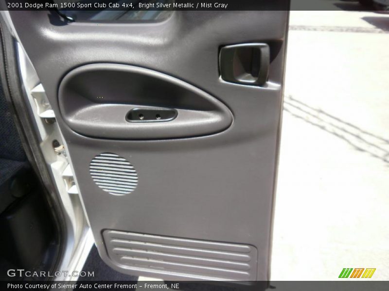 Bright Silver Metallic / Mist Gray 2001 Dodge Ram 1500 Sport Club Cab 4x4