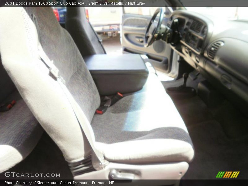 Bright Silver Metallic / Mist Gray 2001 Dodge Ram 1500 Sport Club Cab 4x4