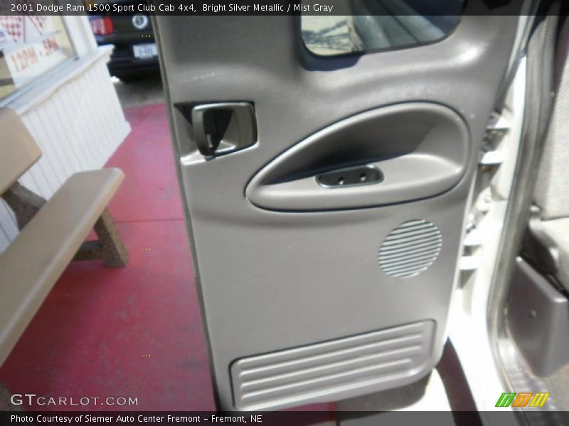 Bright Silver Metallic / Mist Gray 2001 Dodge Ram 1500 Sport Club Cab 4x4