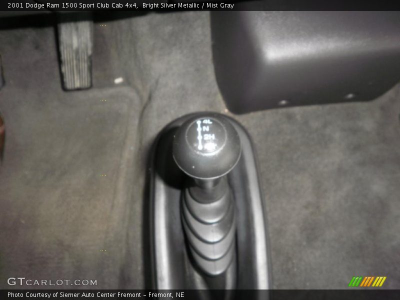Bright Silver Metallic / Mist Gray 2001 Dodge Ram 1500 Sport Club Cab 4x4