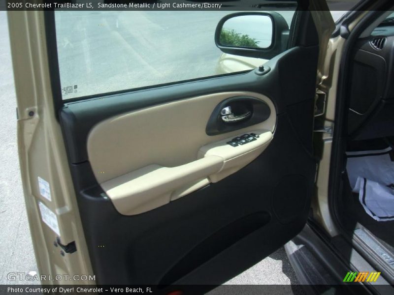 Sandstone Metallic / Light Cashmere/Ebony 2005 Chevrolet TrailBlazer LS