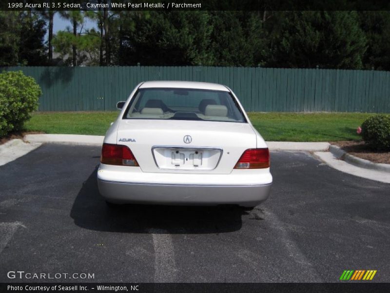 Cayman White Pearl Metallic / Parchment 1998 Acura RL 3.5 Sedan