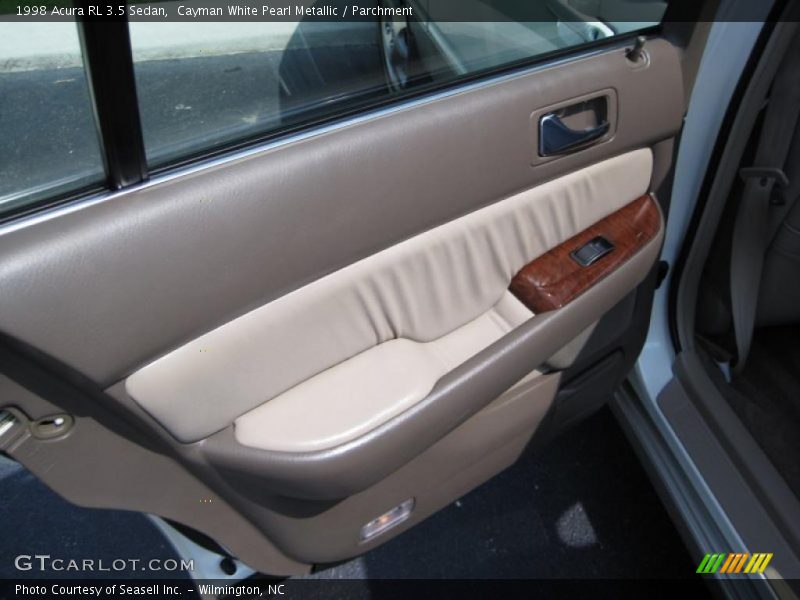 Cayman White Pearl Metallic / Parchment 1998 Acura RL 3.5 Sedan