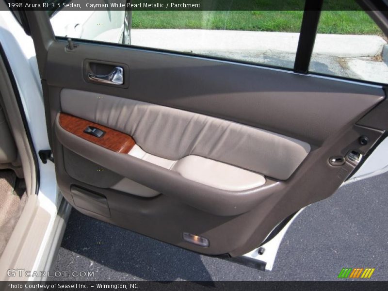 Cayman White Pearl Metallic / Parchment 1998 Acura RL 3.5 Sedan