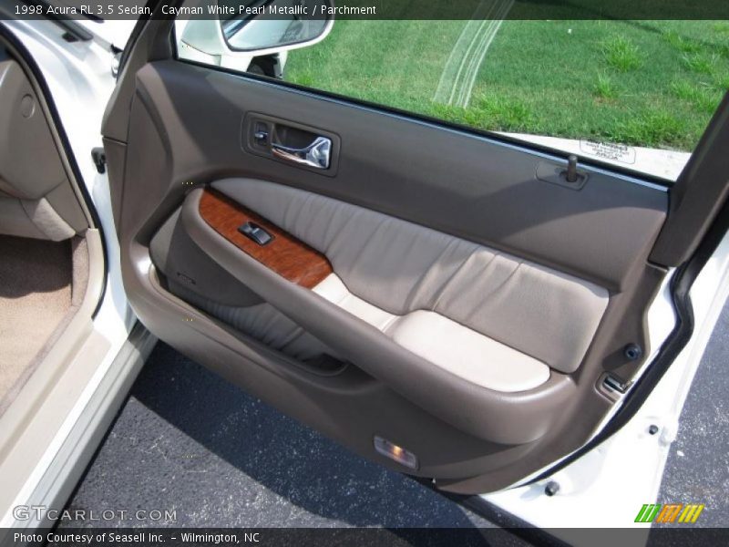 Cayman White Pearl Metallic / Parchment 1998 Acura RL 3.5 Sedan