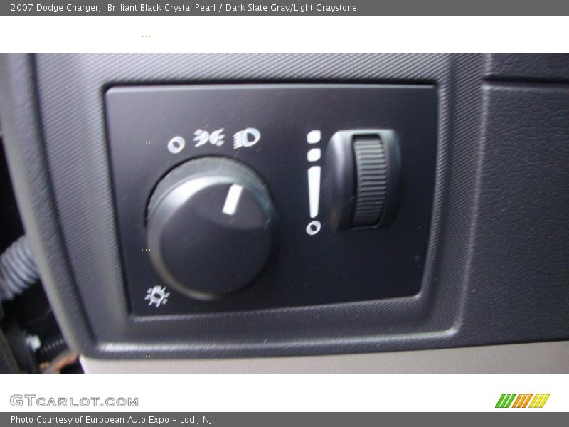 Brilliant Black Crystal Pearl / Dark Slate Gray/Light Graystone 2007 Dodge Charger