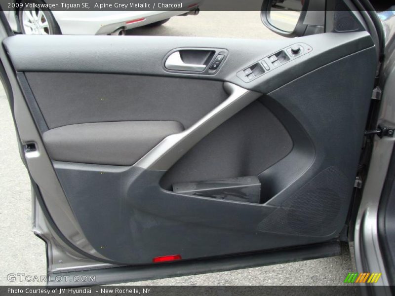 Alpine Grey Metallic / Charcoal 2009 Volkswagen Tiguan SE