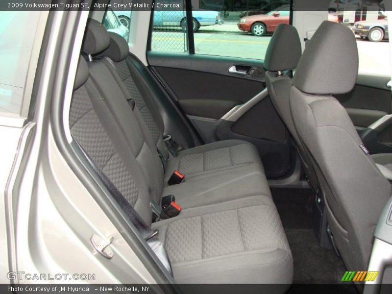 Alpine Grey Metallic / Charcoal 2009 Volkswagen Tiguan SE