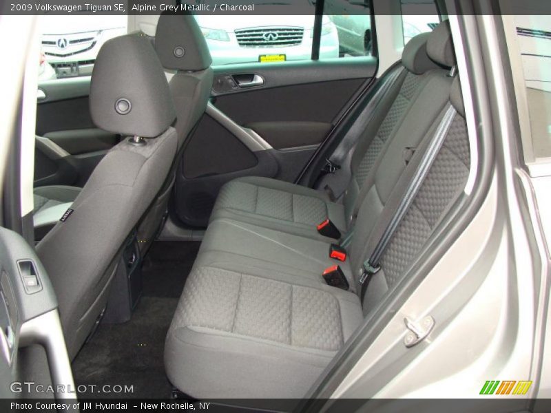 Alpine Grey Metallic / Charcoal 2009 Volkswagen Tiguan SE