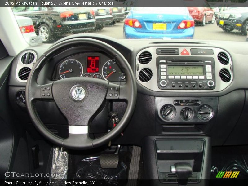 Alpine Grey Metallic / Charcoal 2009 Volkswagen Tiguan SE