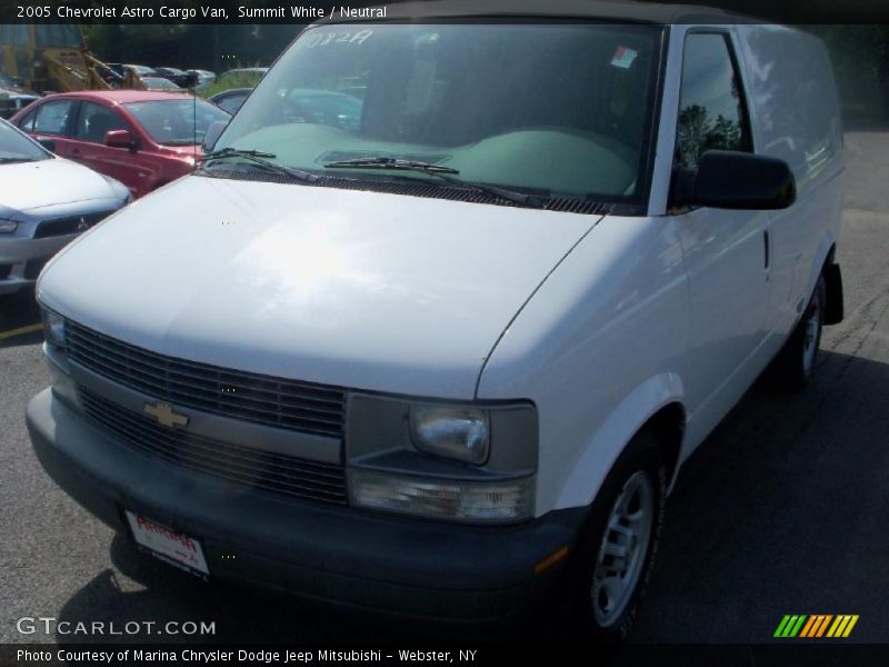 Summit White / Neutral 2005 Chevrolet Astro Cargo Van