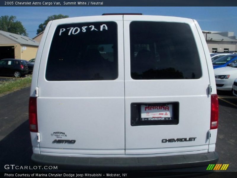 Summit White / Neutral 2005 Chevrolet Astro Cargo Van