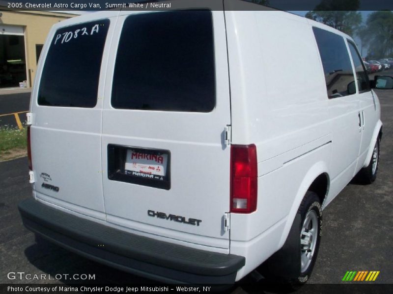 Summit White / Neutral 2005 Chevrolet Astro Cargo Van