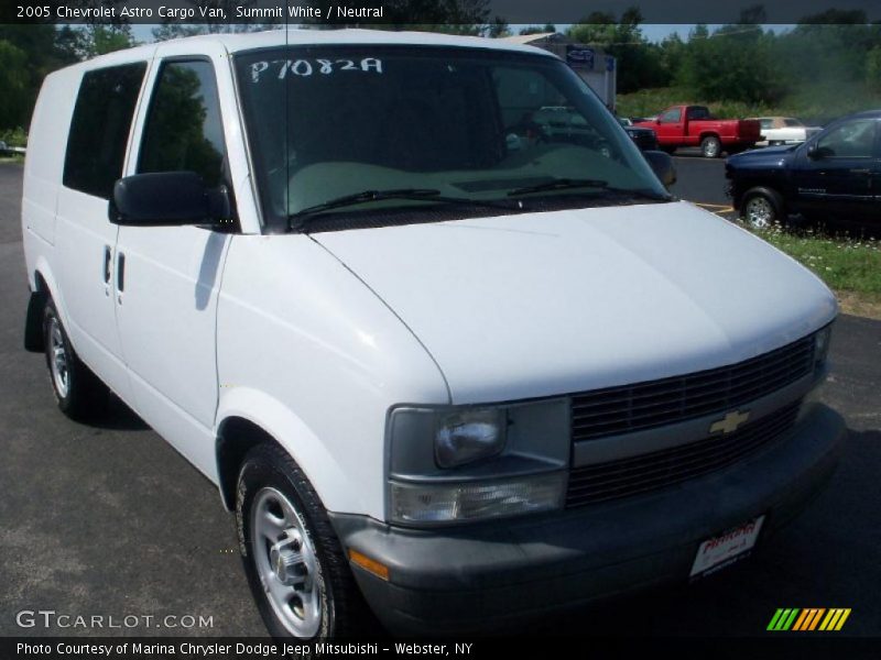 Summit White / Neutral 2005 Chevrolet Astro Cargo Van