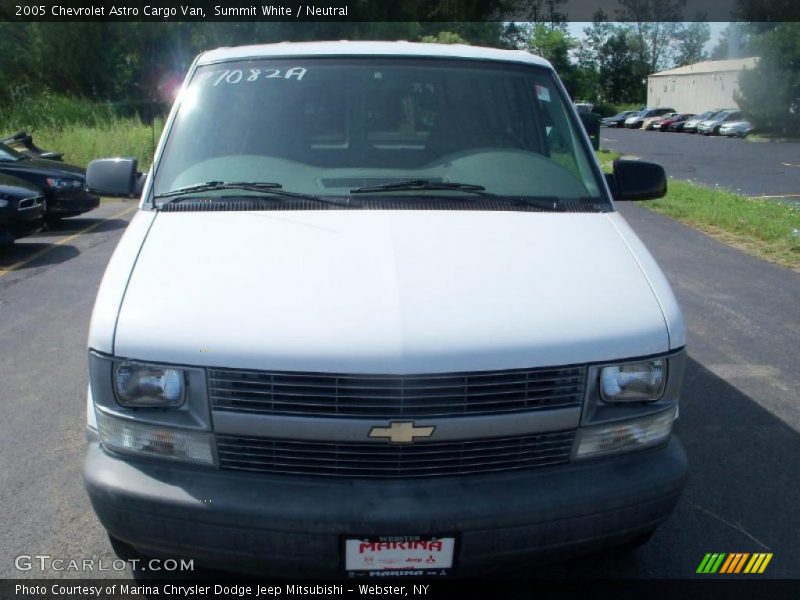 Summit White / Neutral 2005 Chevrolet Astro Cargo Van