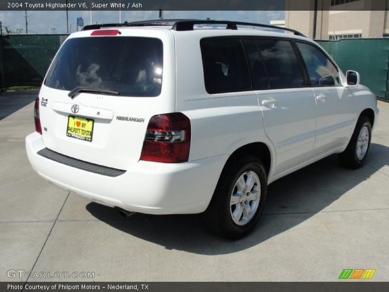 Super White / Ash 2004 Toyota Highlander V6