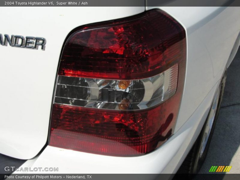 Super White / Ash 2004 Toyota Highlander V6