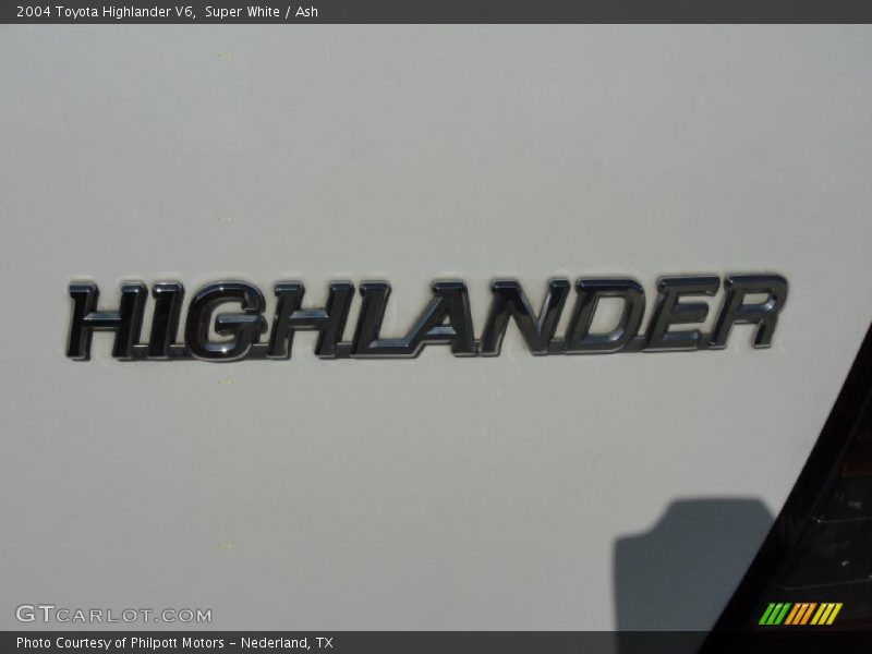 Super White / Ash 2004 Toyota Highlander V6