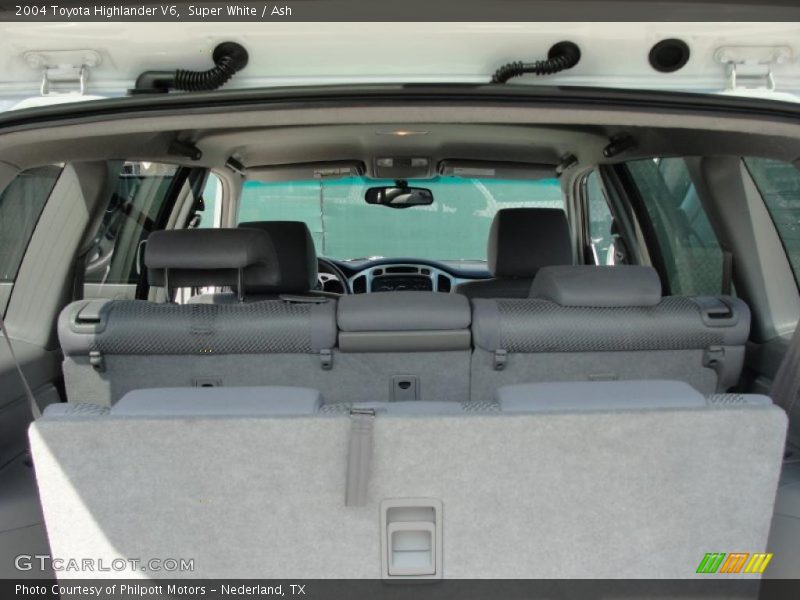 Super White / Ash 2004 Toyota Highlander V6