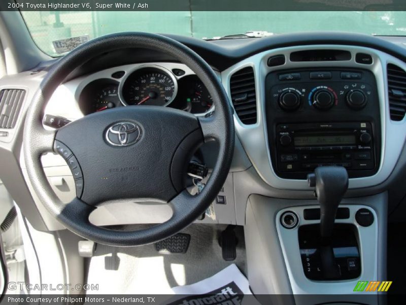 Super White / Ash 2004 Toyota Highlander V6