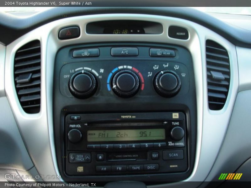 Super White / Ash 2004 Toyota Highlander V6