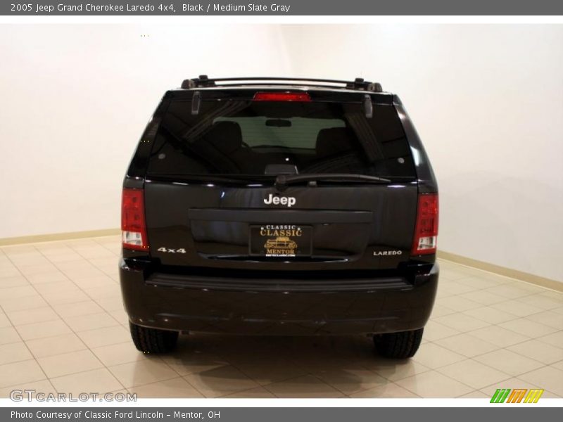 Black / Medium Slate Gray 2005 Jeep Grand Cherokee Laredo 4x4