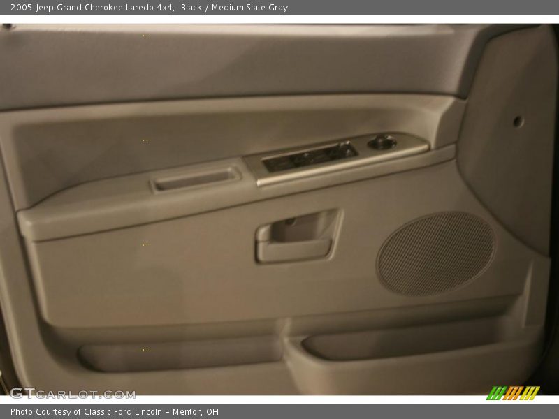 Black / Medium Slate Gray 2005 Jeep Grand Cherokee Laredo 4x4